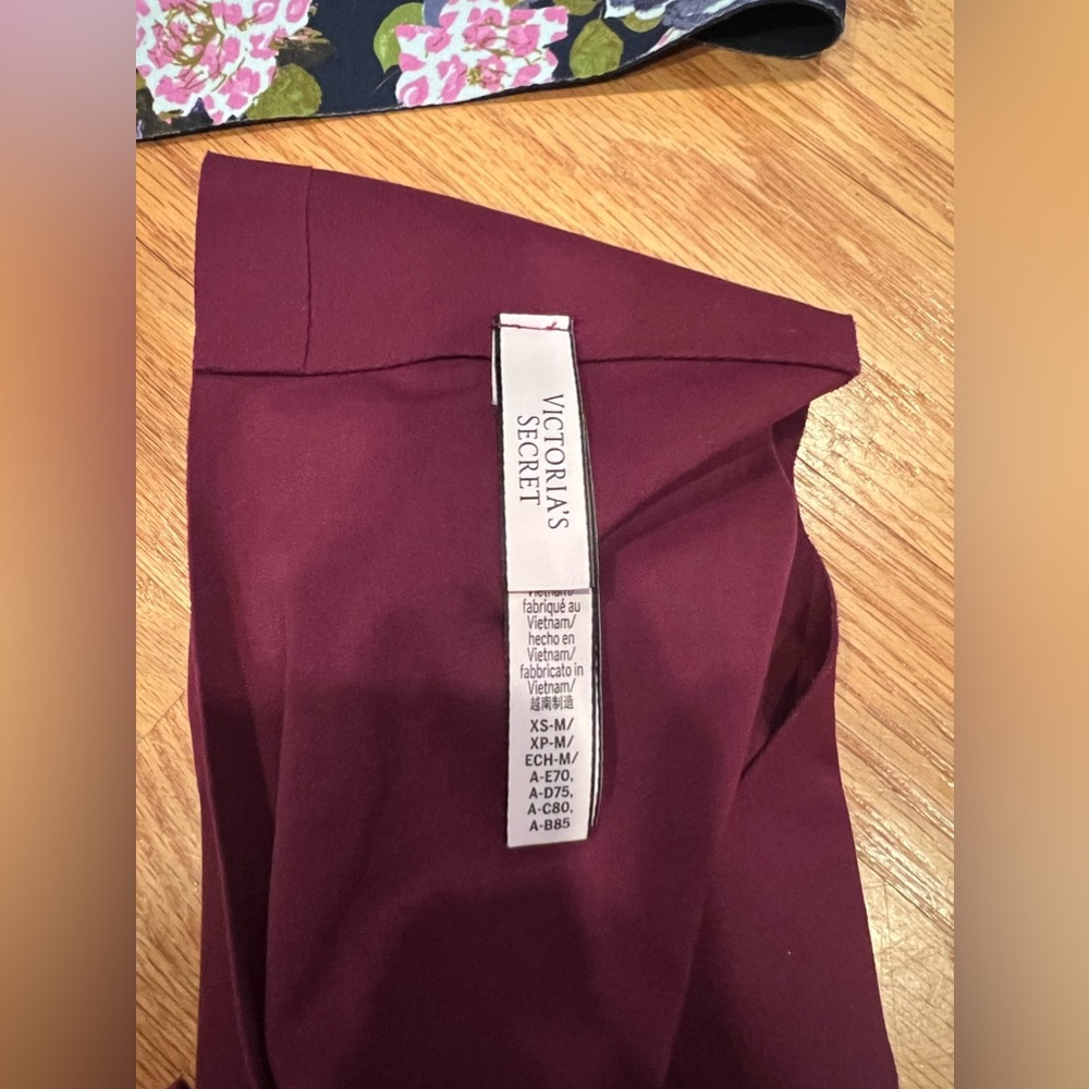 Victoria secret wireless bra - Picture 2 of 2